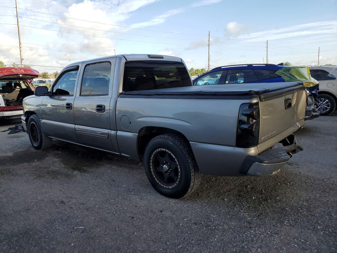 2006 Chevrolet Silverado C1500 - Image 2