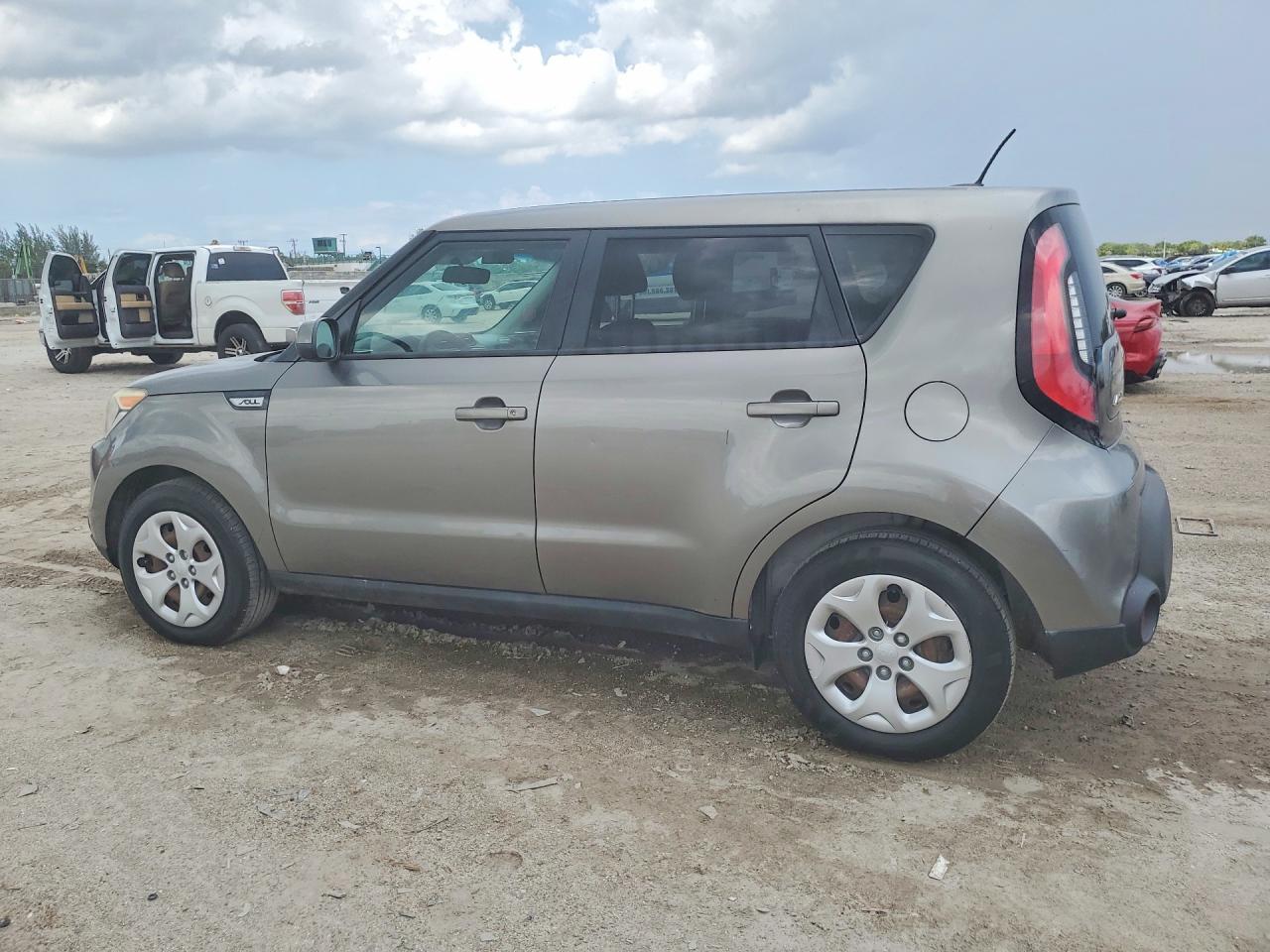 2015 Kia Soul Base - Image 2