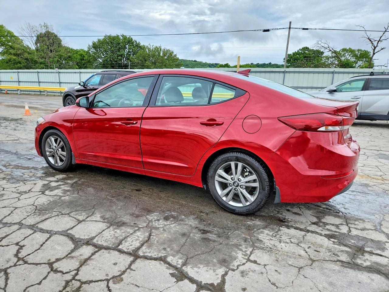 2018 Hyundai Elantra Sel - Image 2