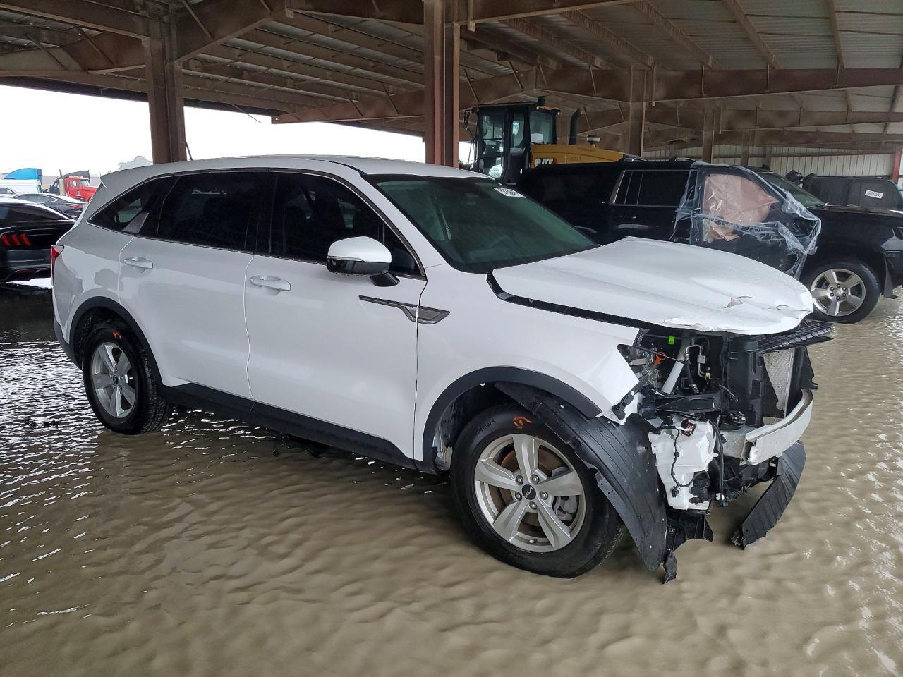 2023 Kia Sorento Lx - Image 4