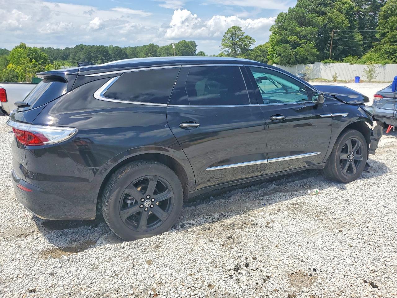 2023 Buick Enclave Essence - Image 3
