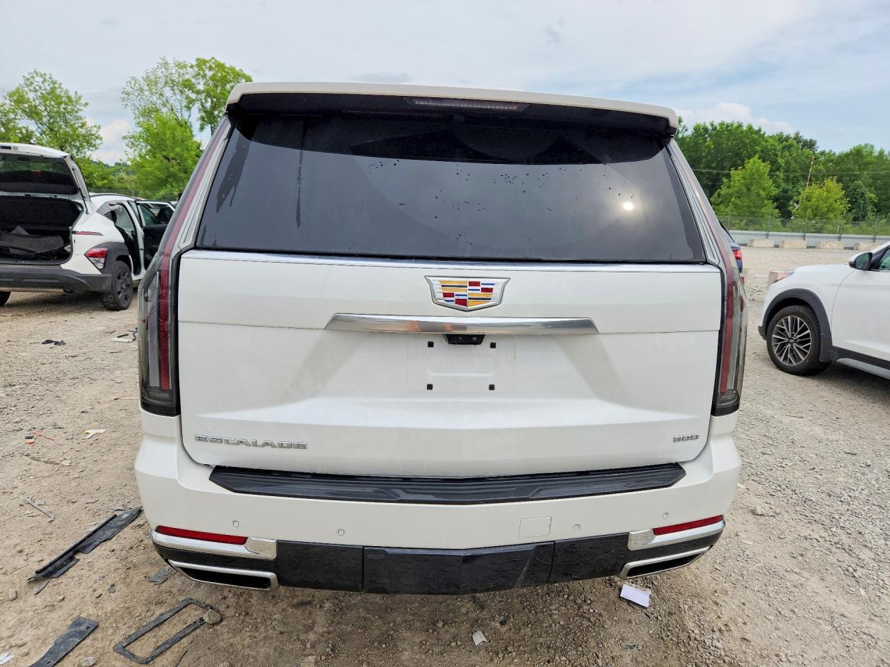 2025 Cadillac Escalade Premium Luxury - Image 6