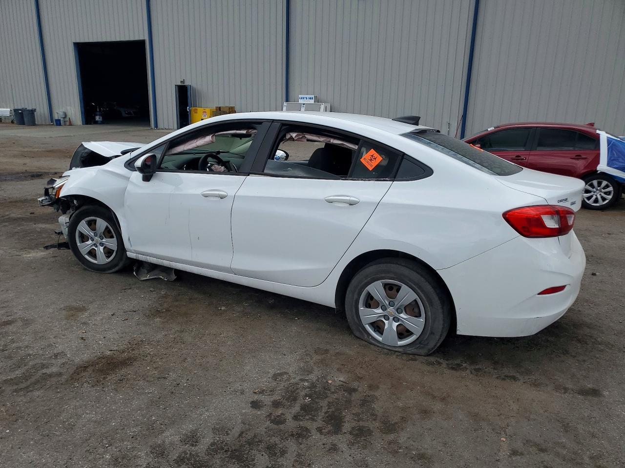 2018 Chevrolet Cruze Ls - Фото 2