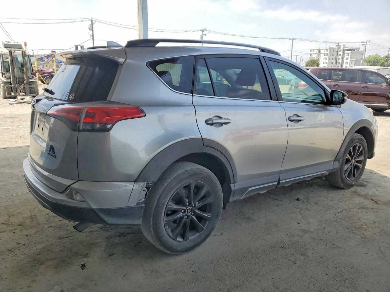 2018 Toyota Rav4 Adventure - Image 3