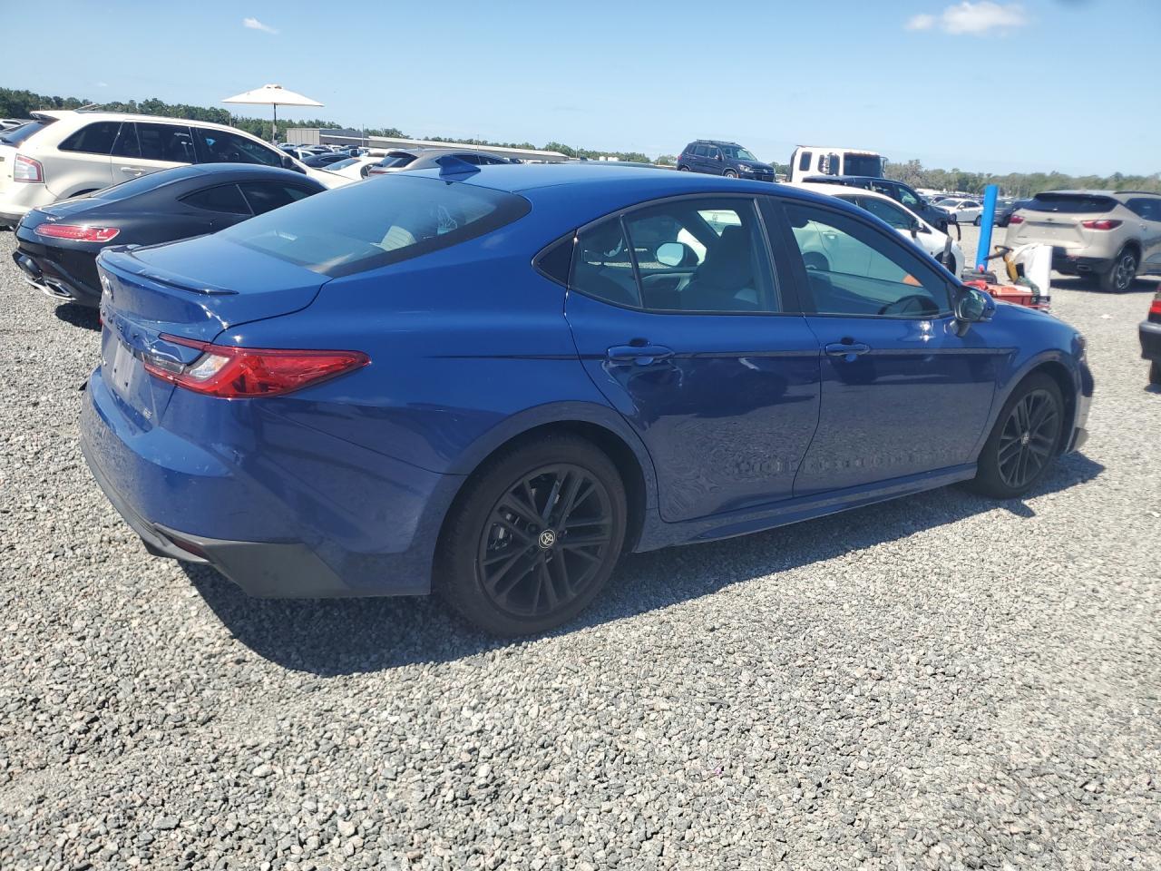 2026 Toyota Camry Se - Image 3