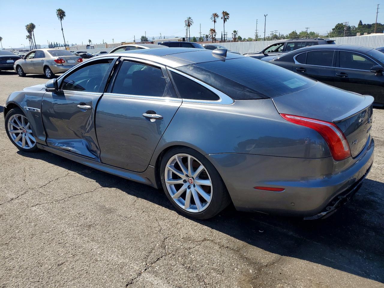 2016 Jaguar Xj - Image 2