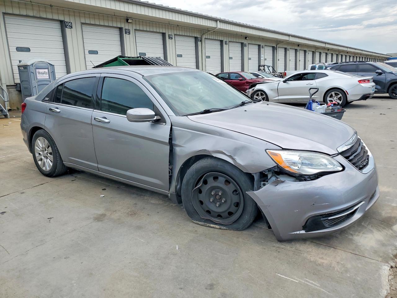 2013 Chrysler 200 Lx - Фото 4