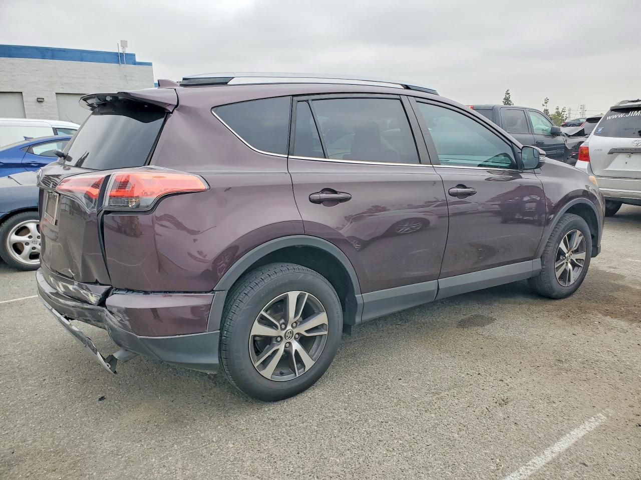 2017 Toyota Rav4 Xle - Image 3