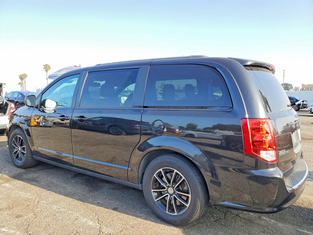 2018 Dodge Grand Caravan Gt - Фото 2
