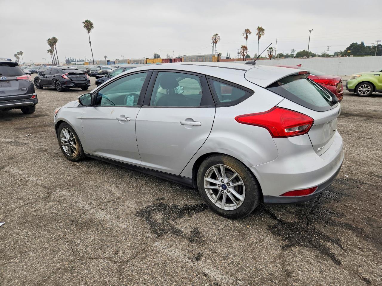 2016 Ford Focus Se - Image 2