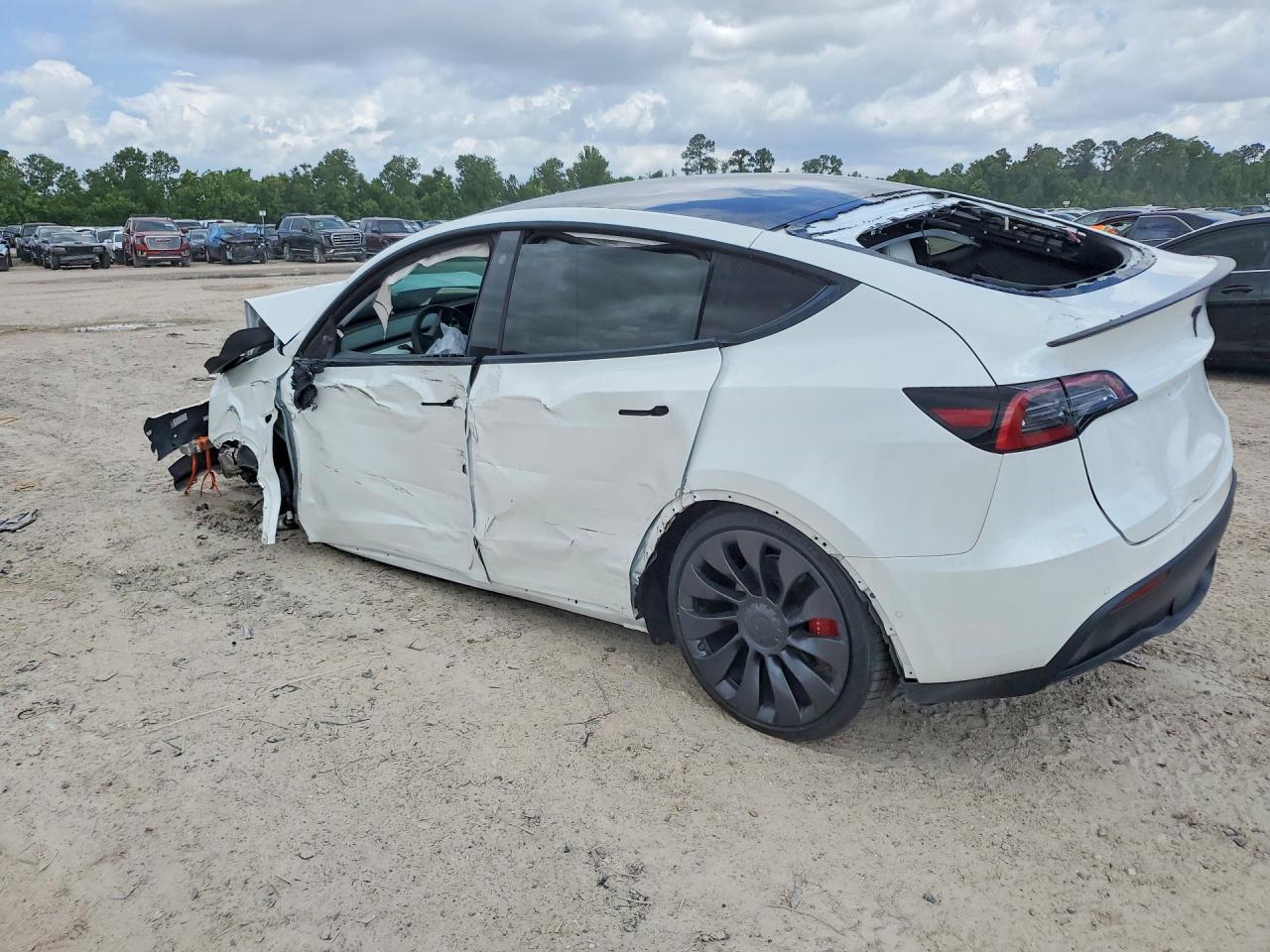 2022 Tesla Model Y - Image 2