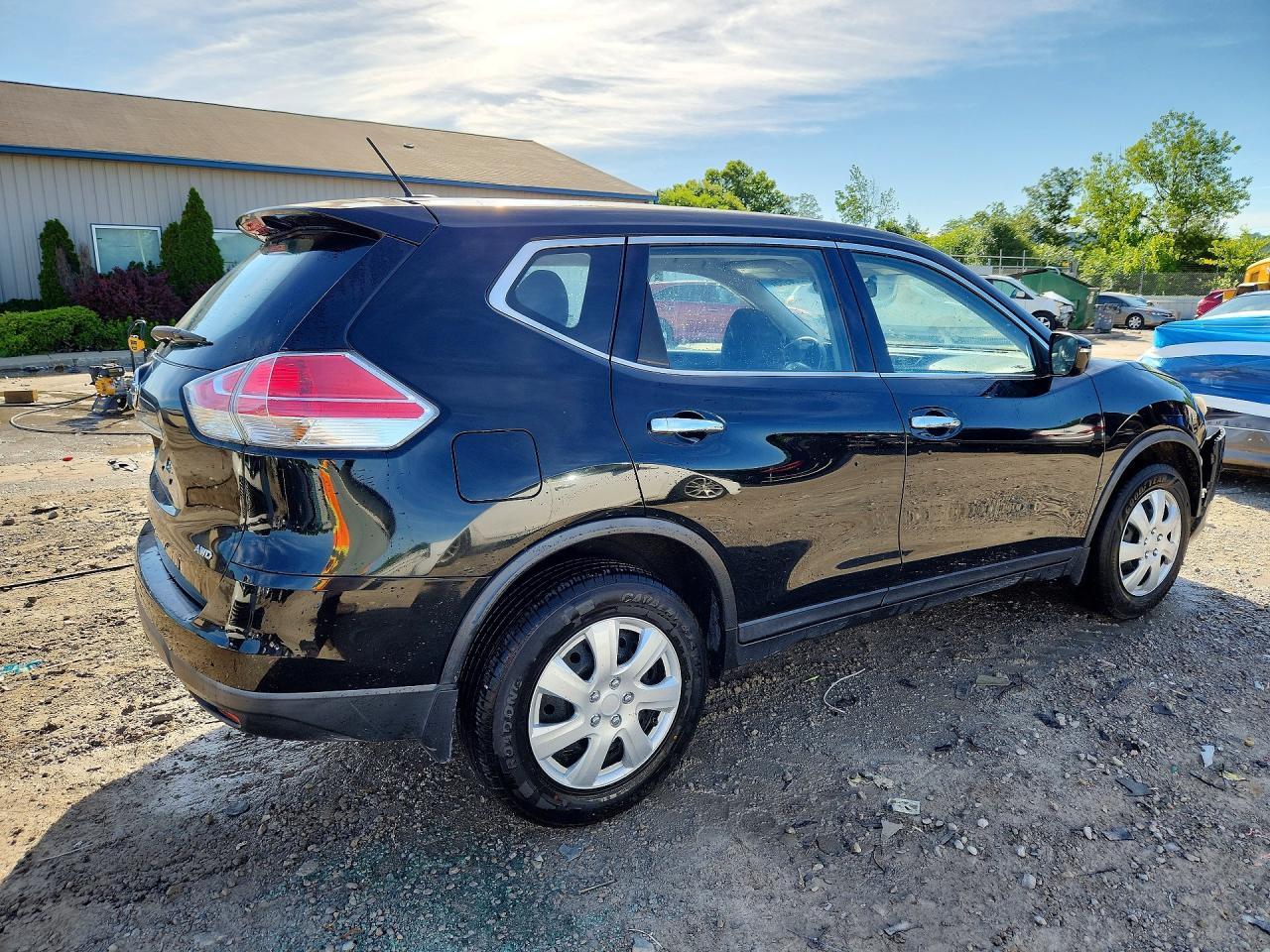 2015 Nissan Rogue S - Фото 3
