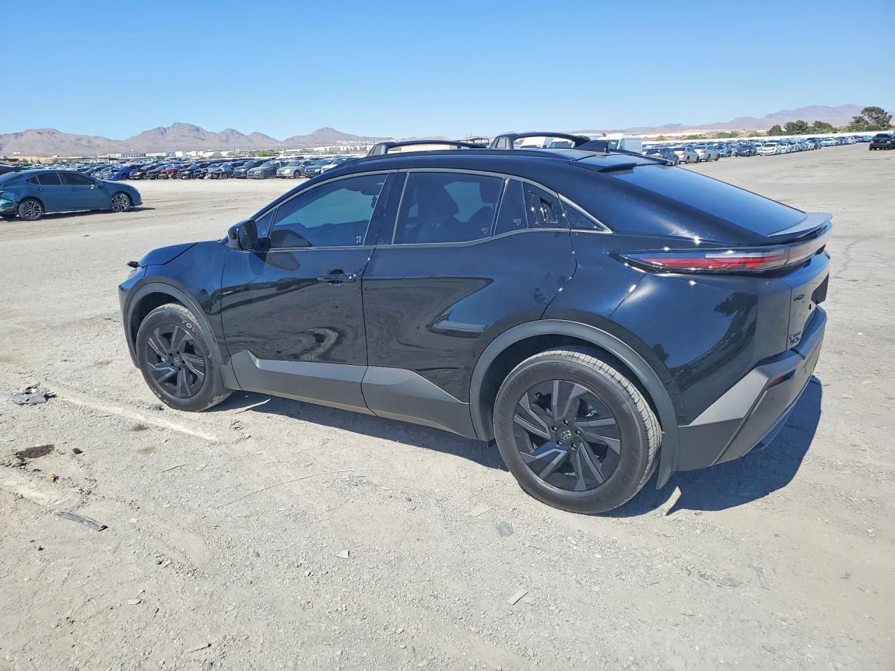 2026 Toyota C-Hr Se - Image 2