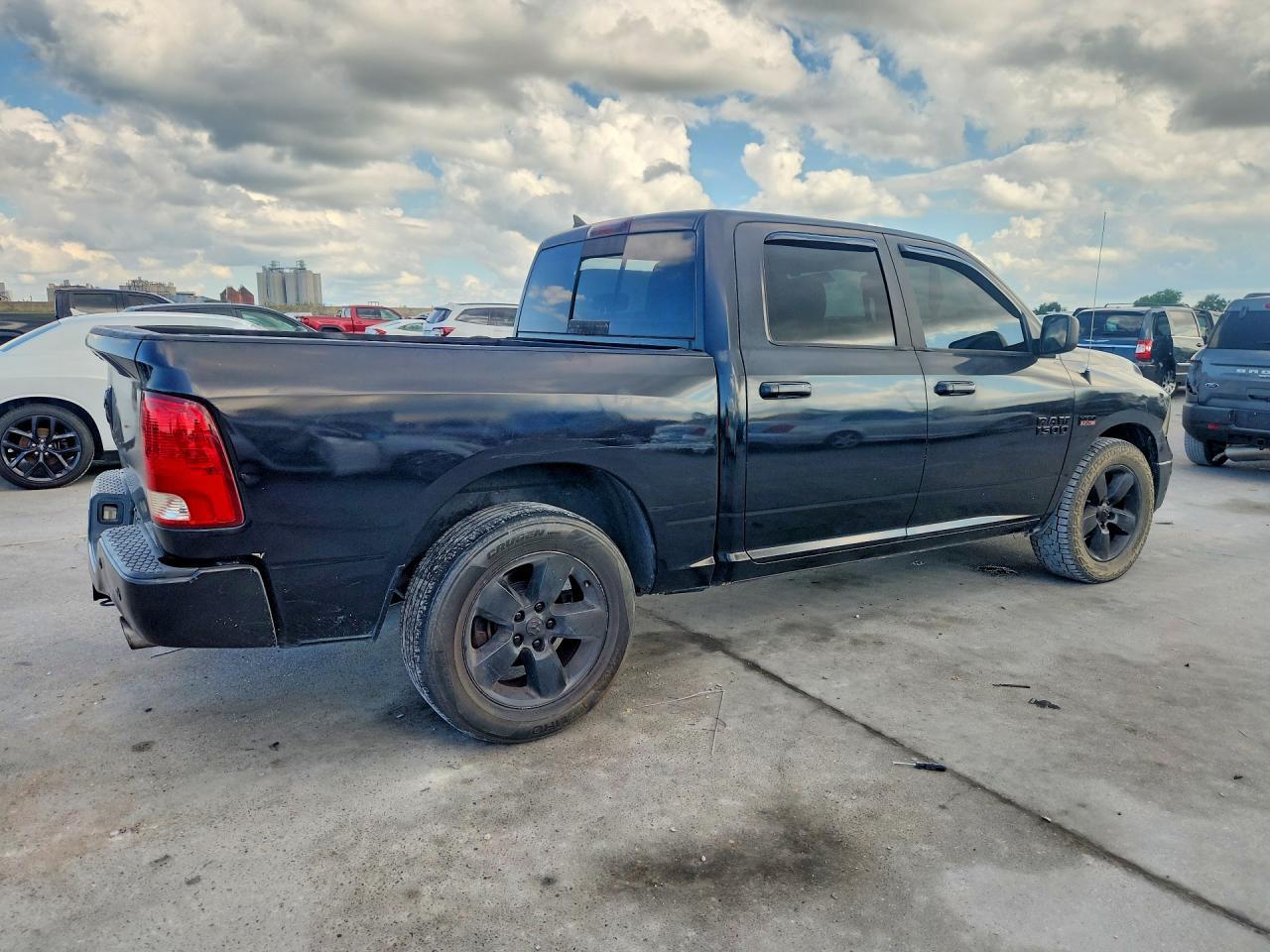 2018 Ram 1500 Slt - Фото 3