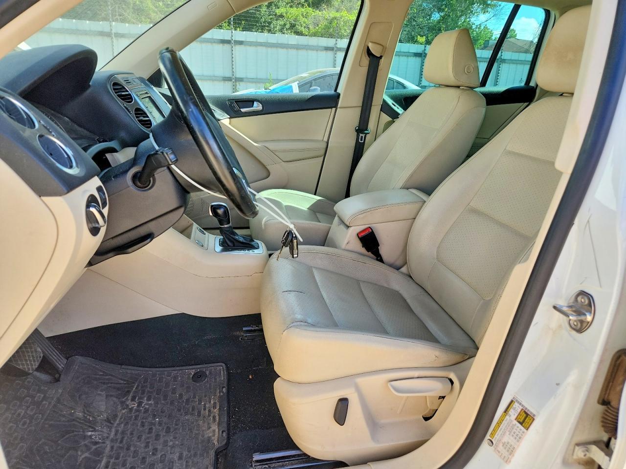 2014 Volkswagen Tiguan S - Фото 7