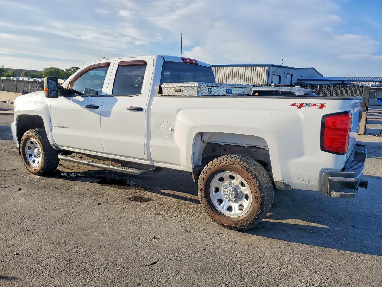 2015 Chevrolet Silverado K2500 Heavy Duty - Фото 2