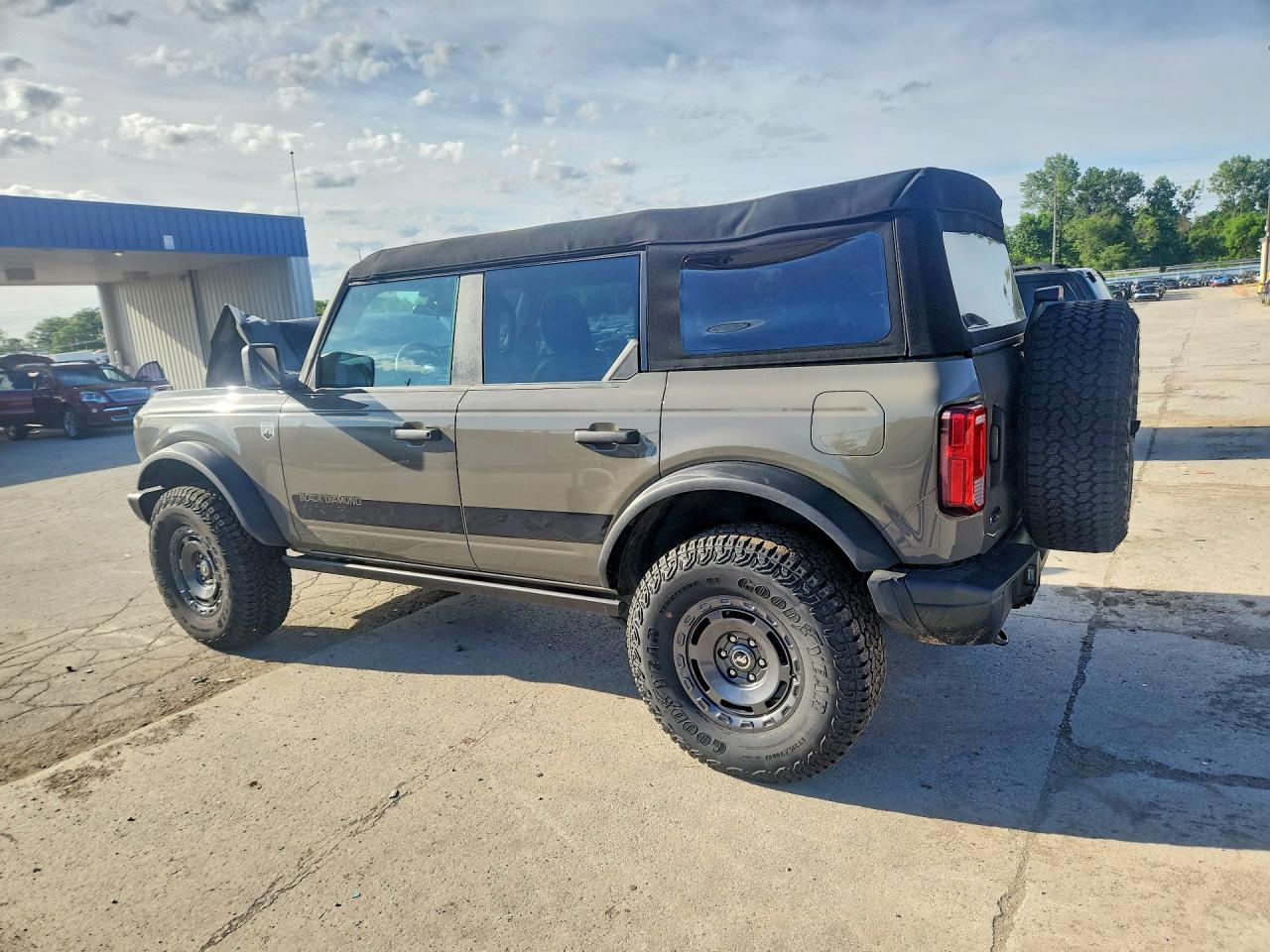 2025 Ford Bronco Big Bend - Image 2