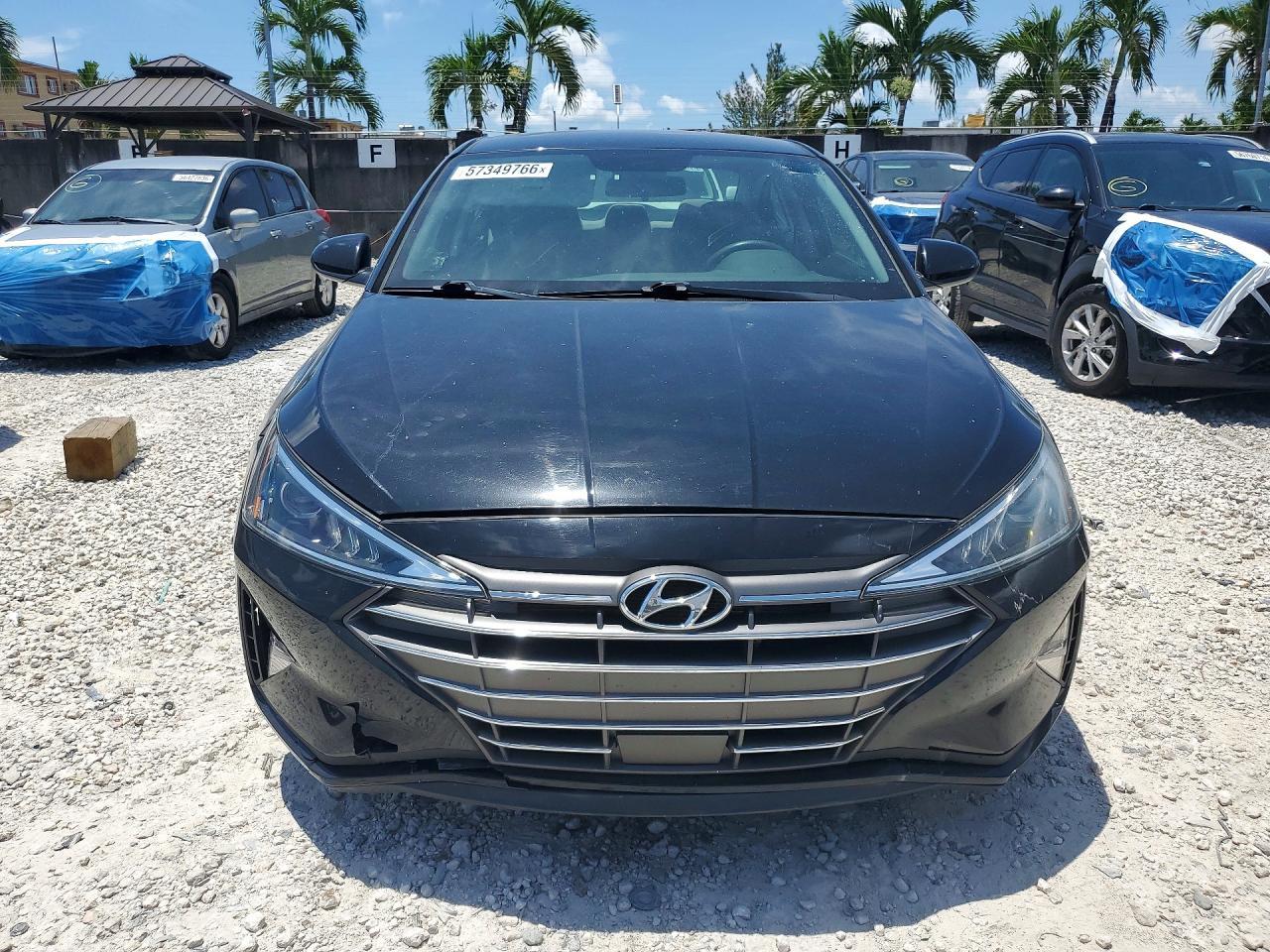 2019 Hyundai Elantra Se - Фото 5