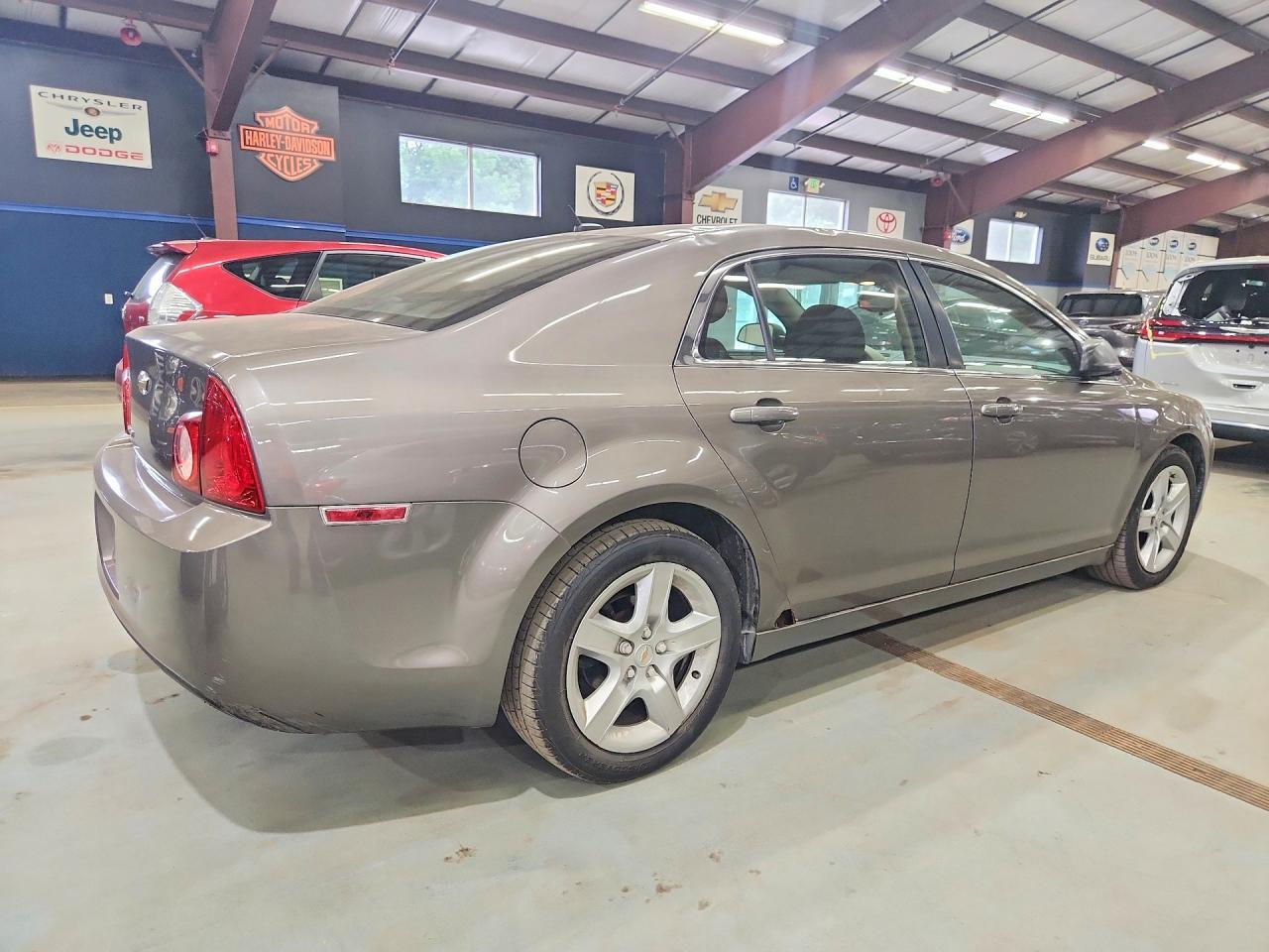 2011 Chevrolet Malibu Ls - Image 3