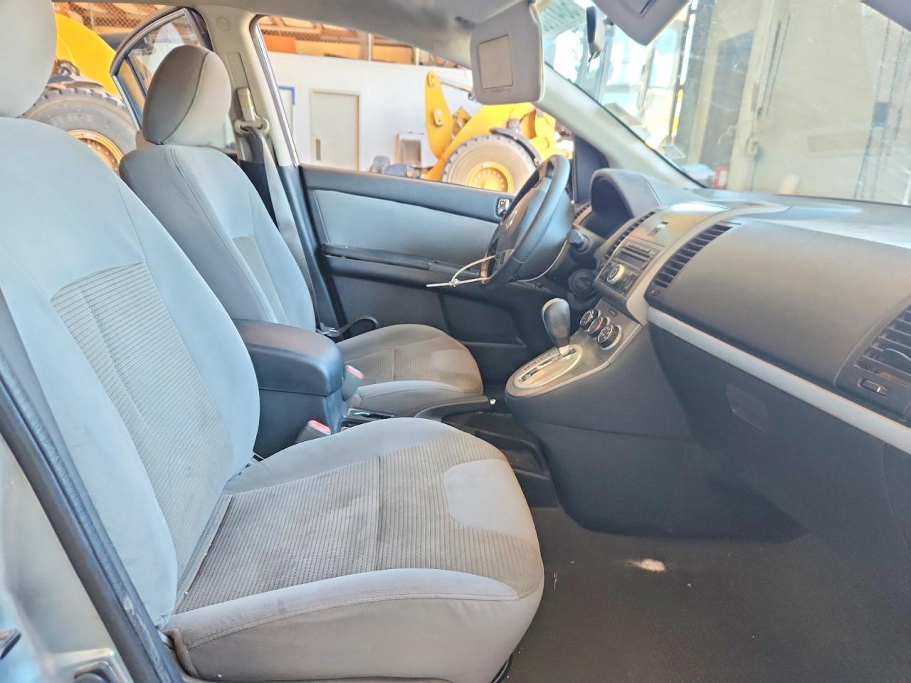 2010 Nissan Sentra 2.0 - Фото 7