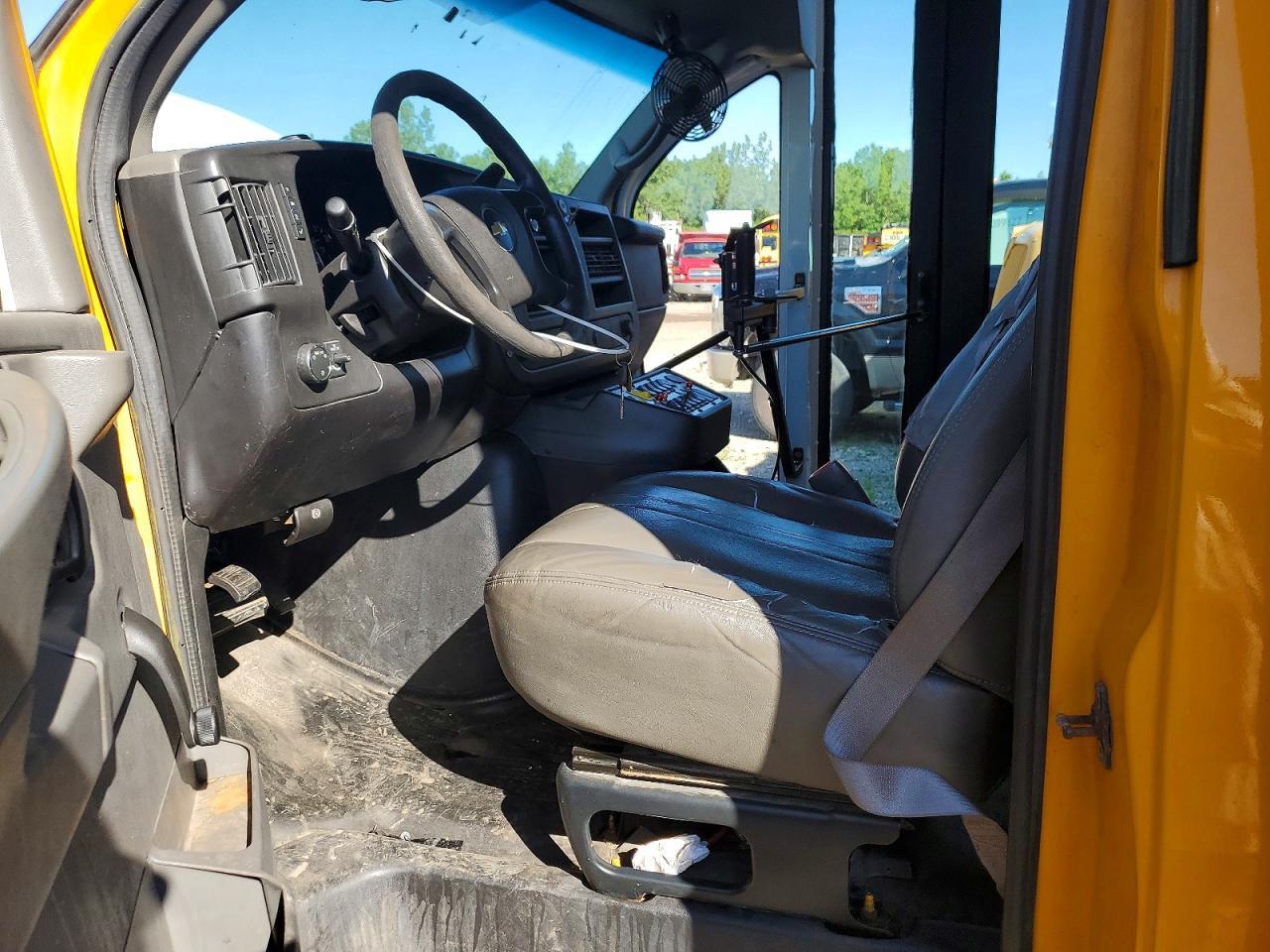 2012 Chevrolet Express G3 - School Bus - Фото 5