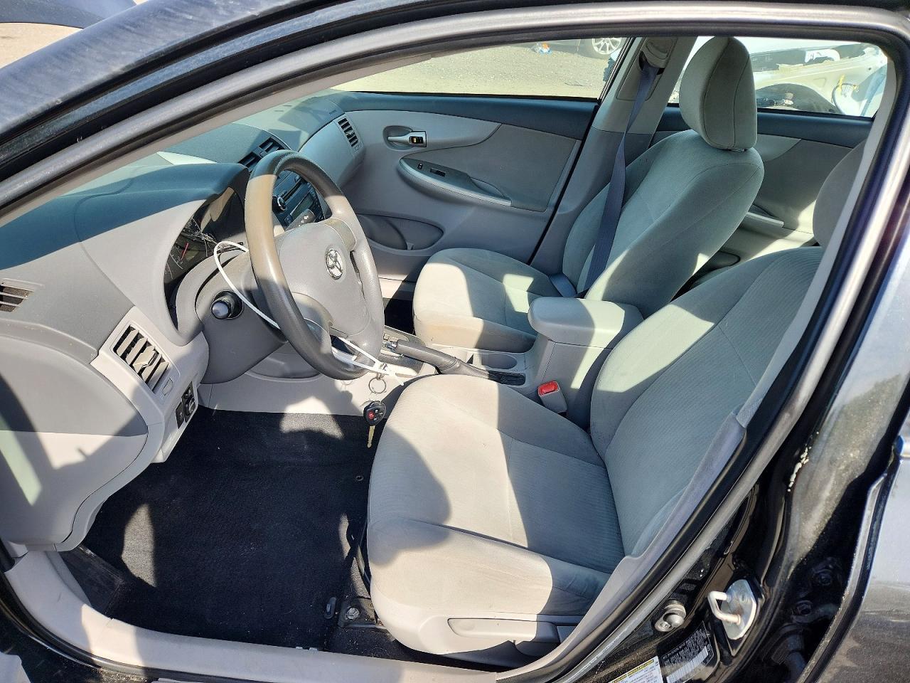 2010 Toyota Corolla Le - Фото 7