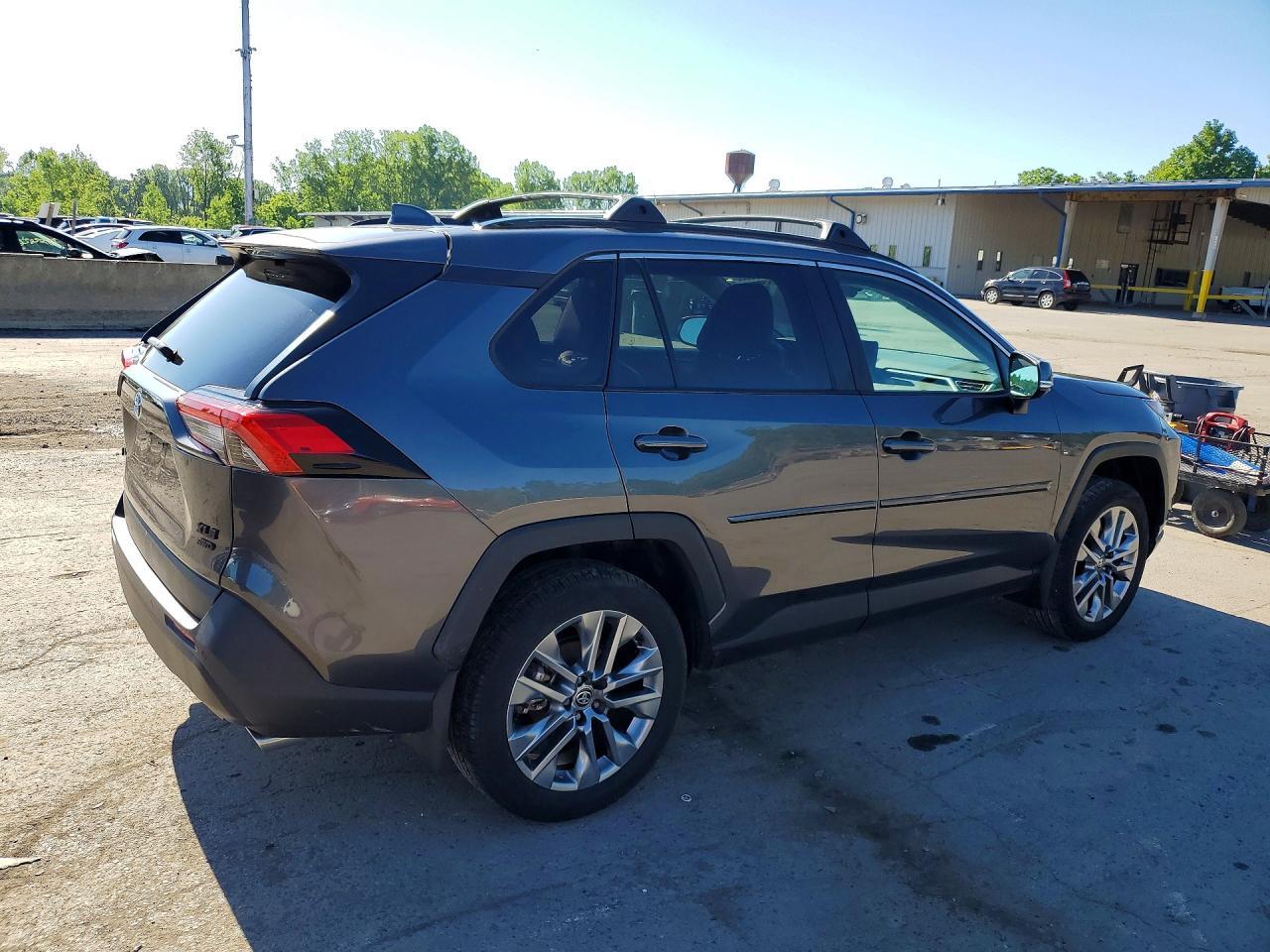 2024 Toyota Rav4 Xle Premium - Image 3