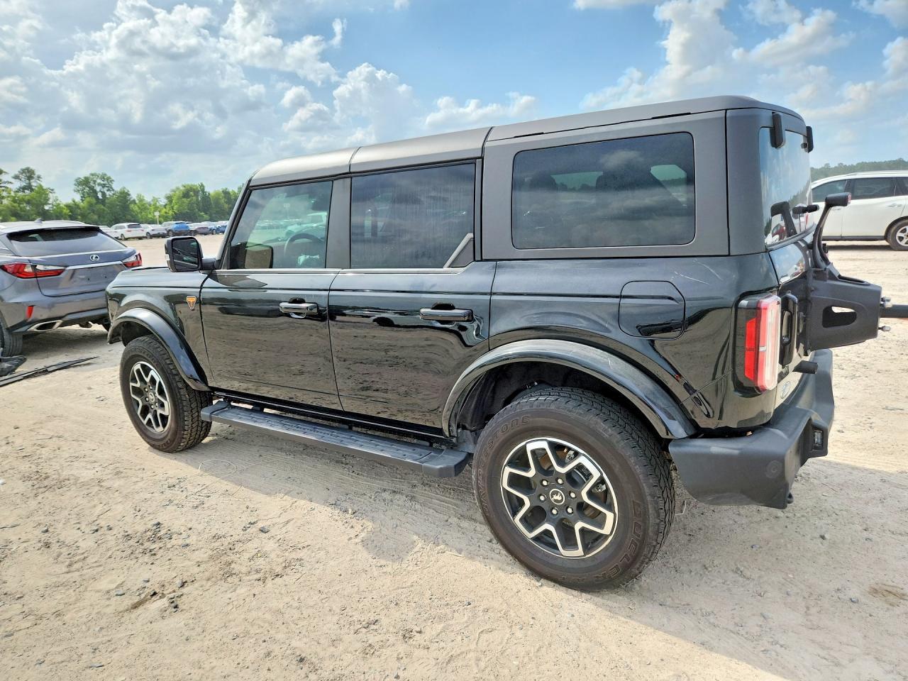 2024 Ford Bronco Outer Banks - Фото 2