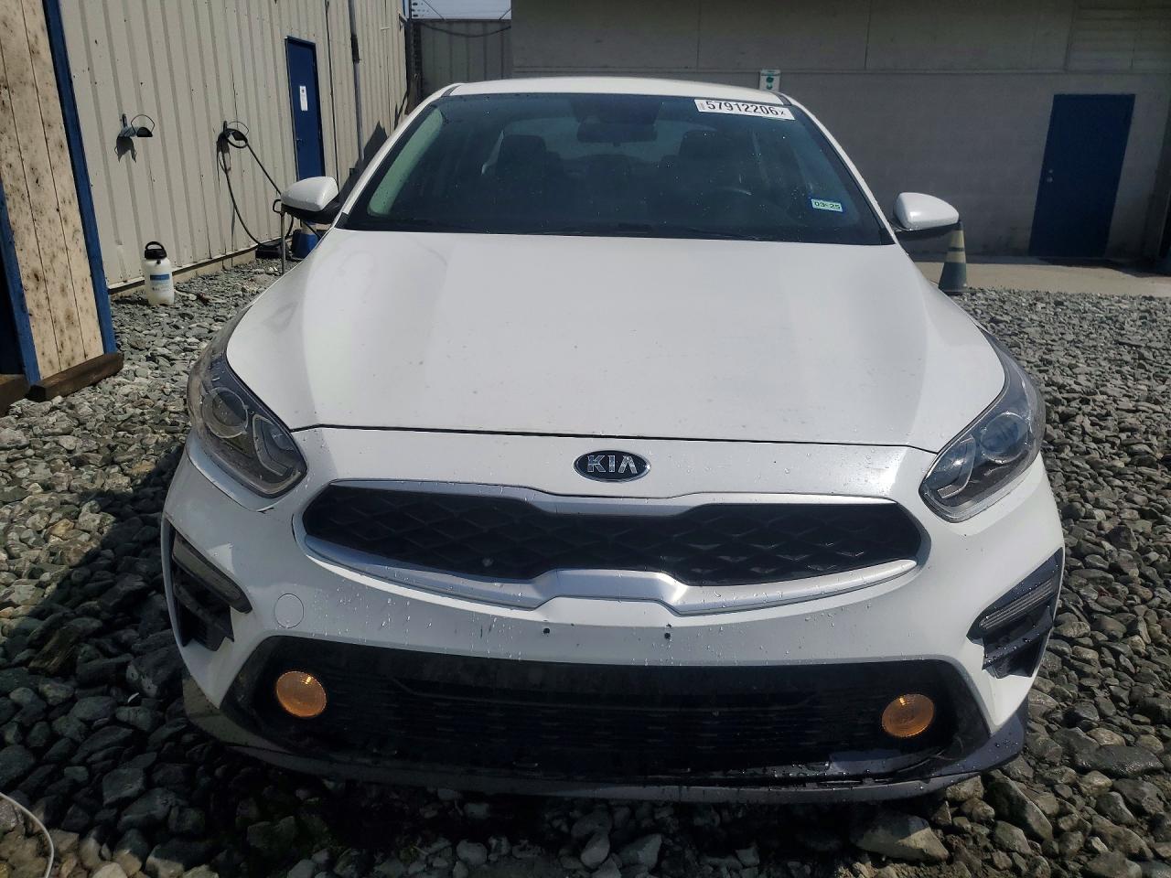 2021 Kia Forte Lxs - Image 5