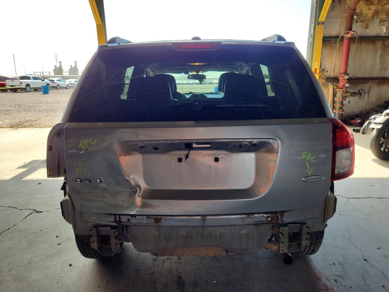 2016 Jeep Compass Latitude - Фото 6