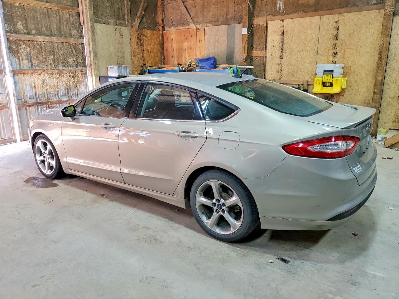 2015 Ford Fusion Se - Фото 2