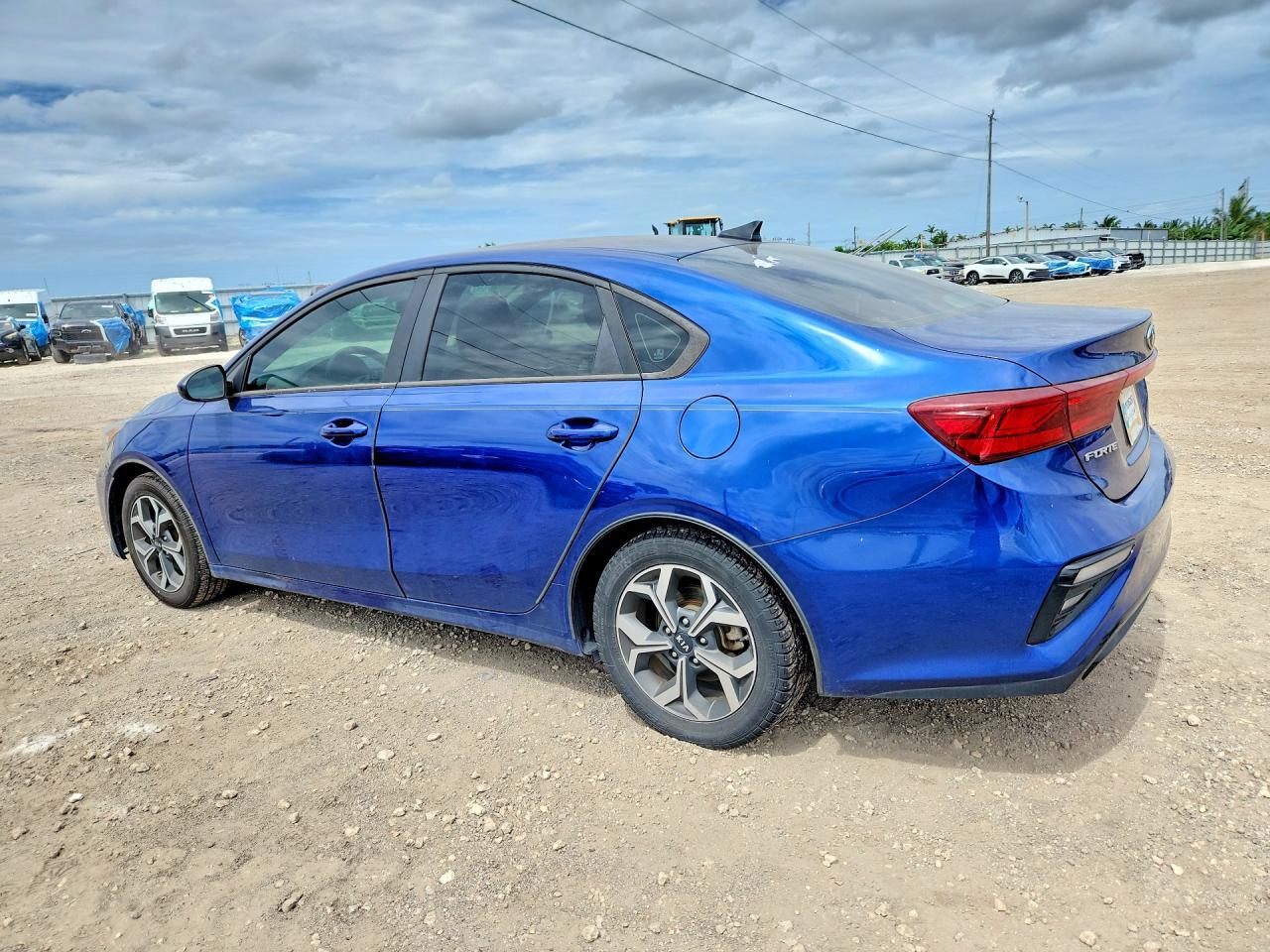 2020 Kia Forte Lxs - Image 2