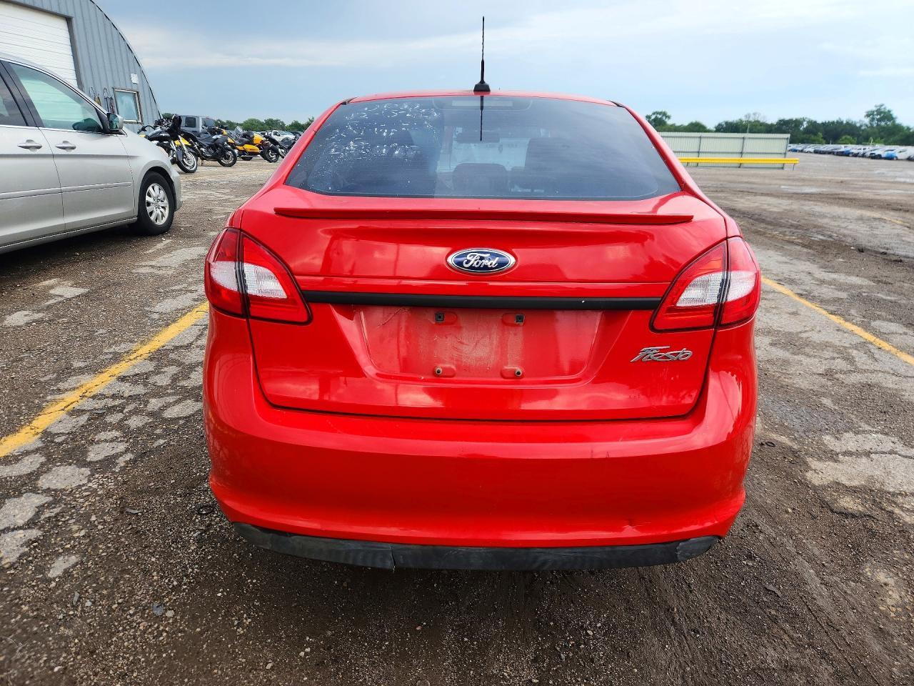 2012 Ford Fiesta Se - Фото 6