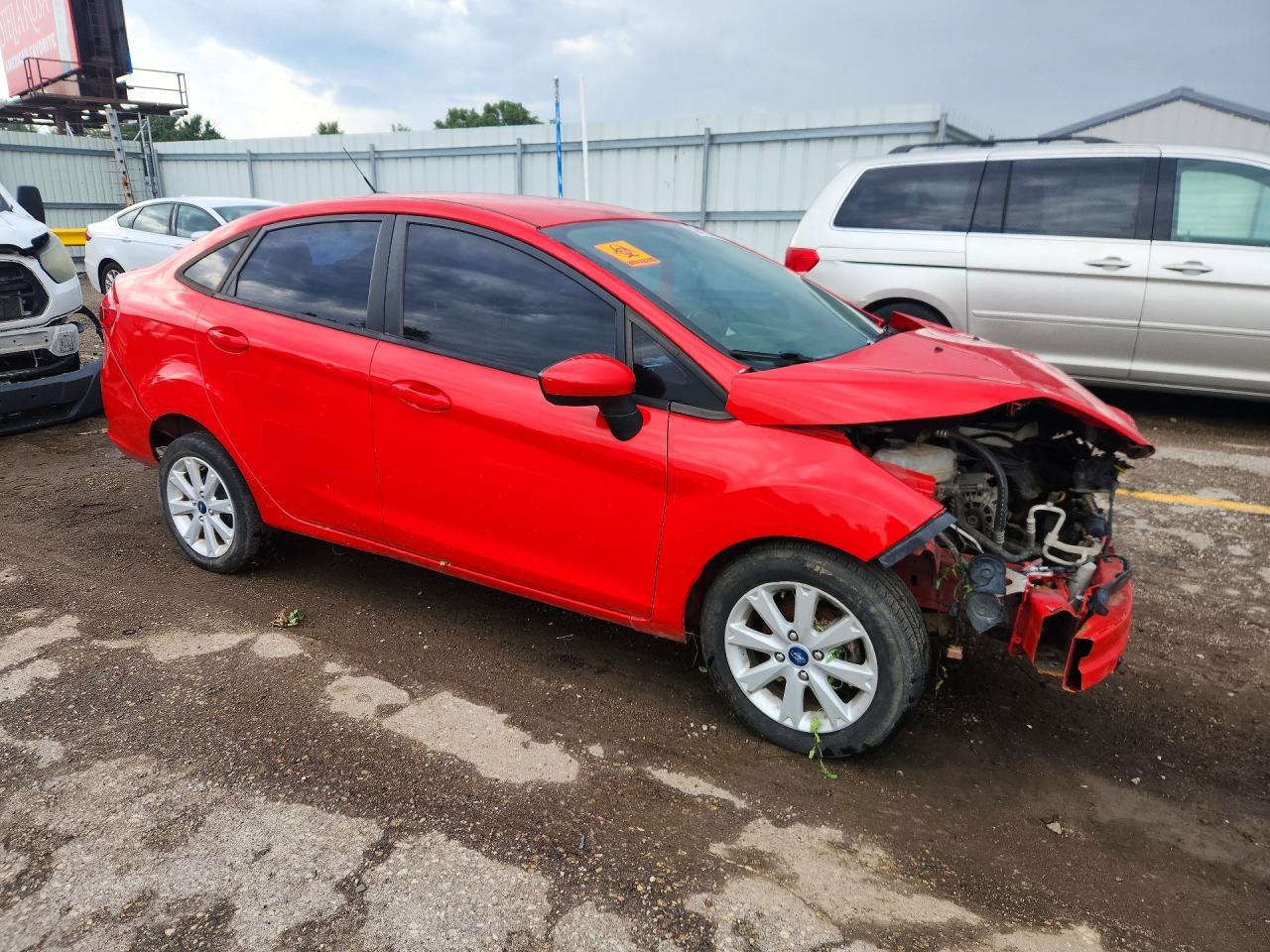 2012 Ford Fiesta Se - Фото 4