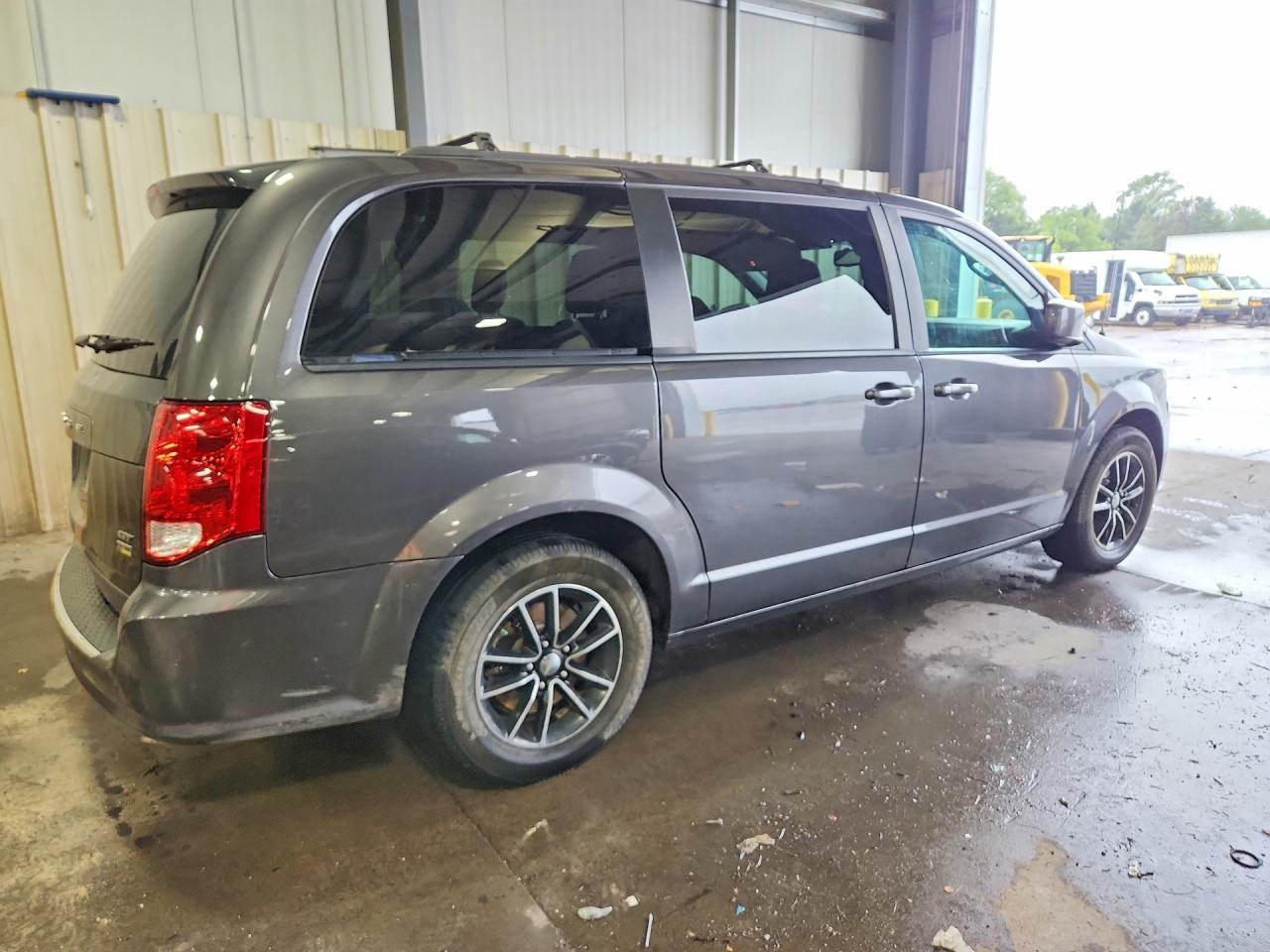 2019 Dodge Grand Caravan Gt - Image 3