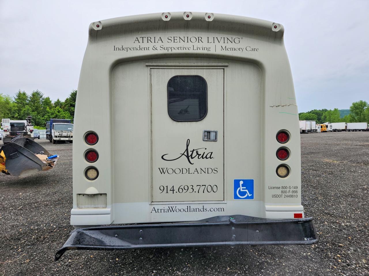 2017 Ford E 450 - Image 6