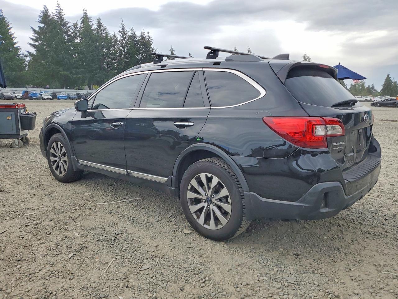 2018 Subaru Outback Touring - Image 2