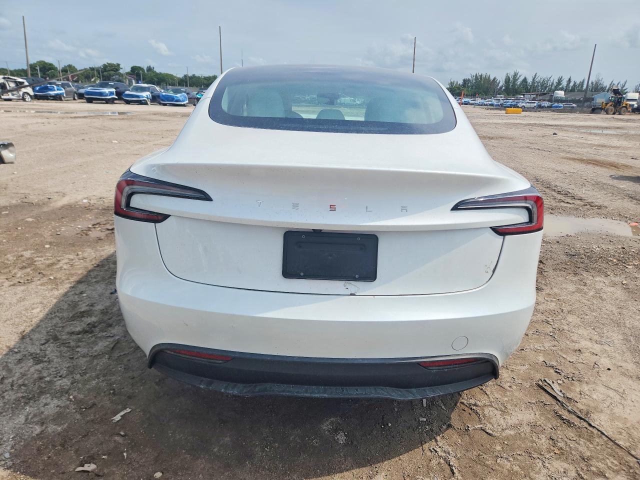 2025 Tesla Model 3 - Image 6