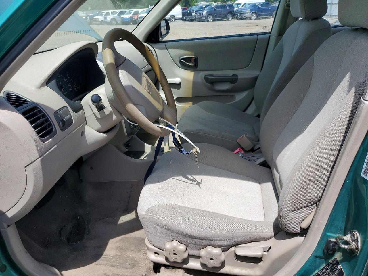 2001 Hyundai Accent Gl - Image 7