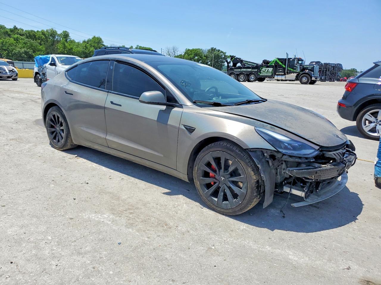 2021 Tesla Model 3 - Фото 4