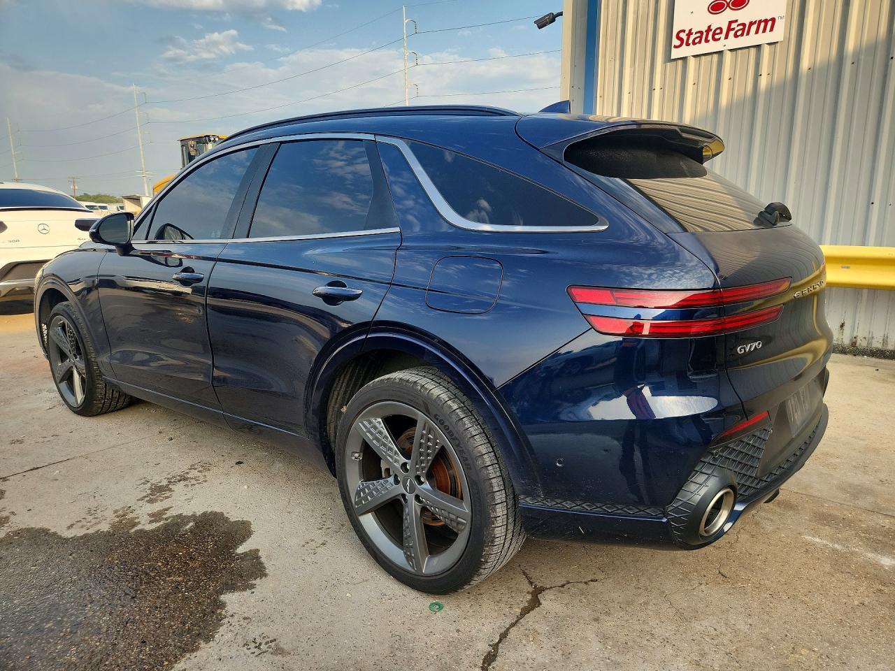 2022 Genesis Gv70 2.5T Standard - Фото 2