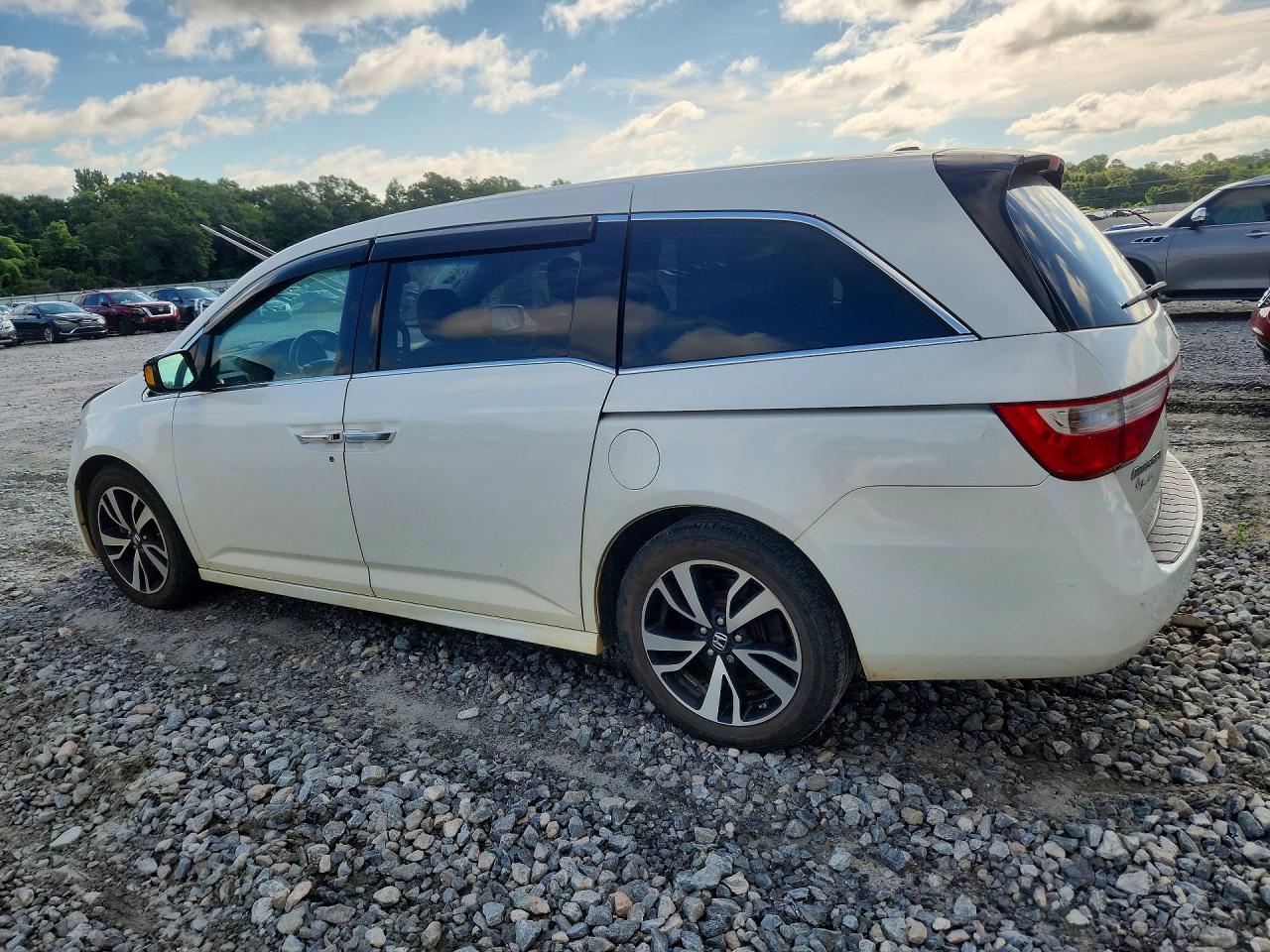 2013 Honda Odyssey Touring - Фото 2