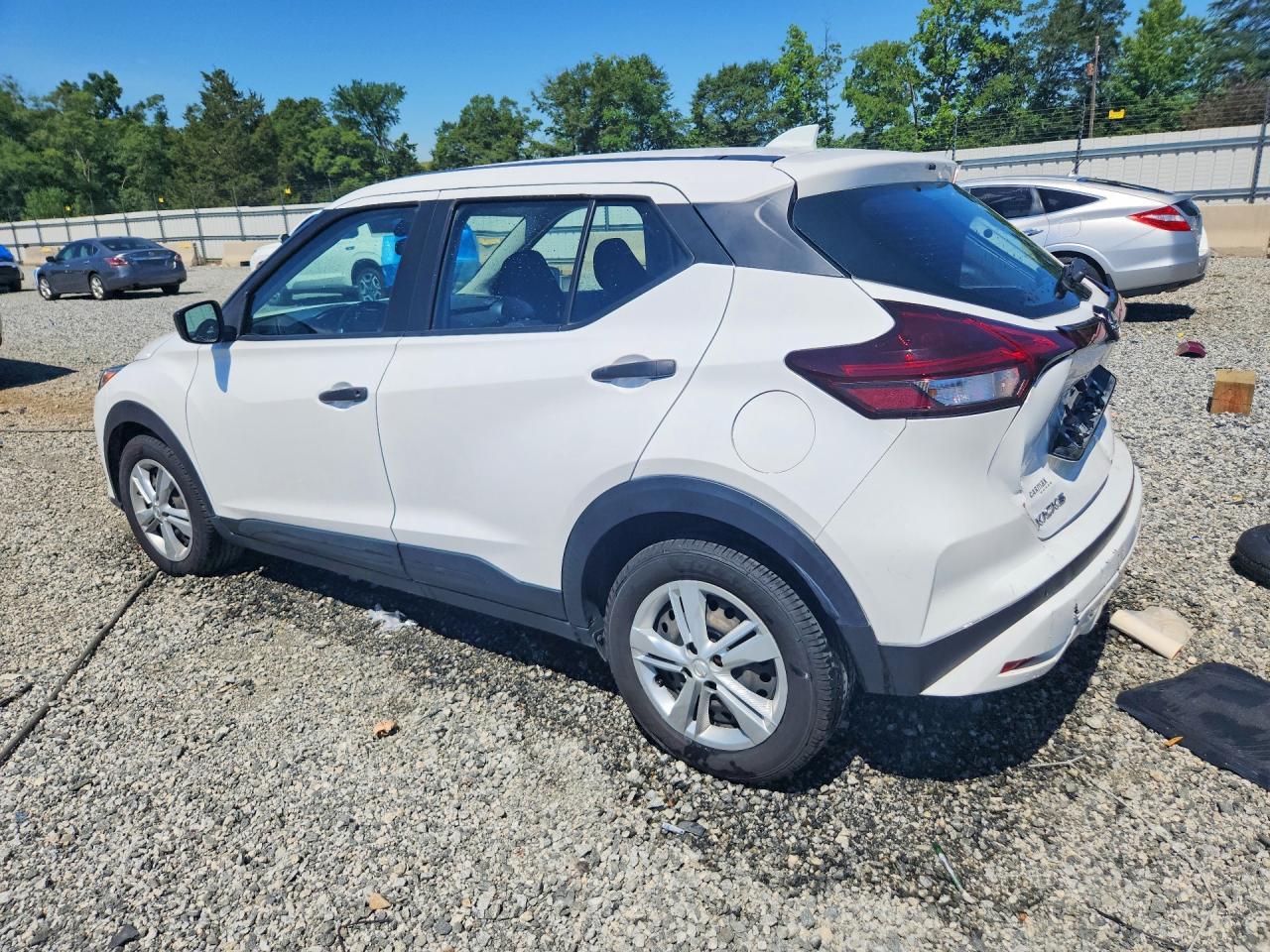 2022 Nissan Kicks S - Фото 2