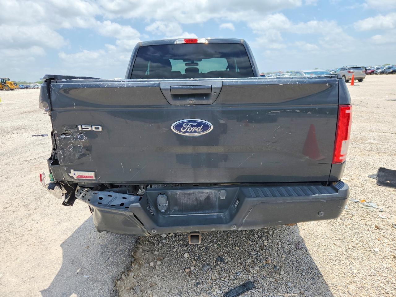 2016 Ford F150 Super Cab - Image 6
