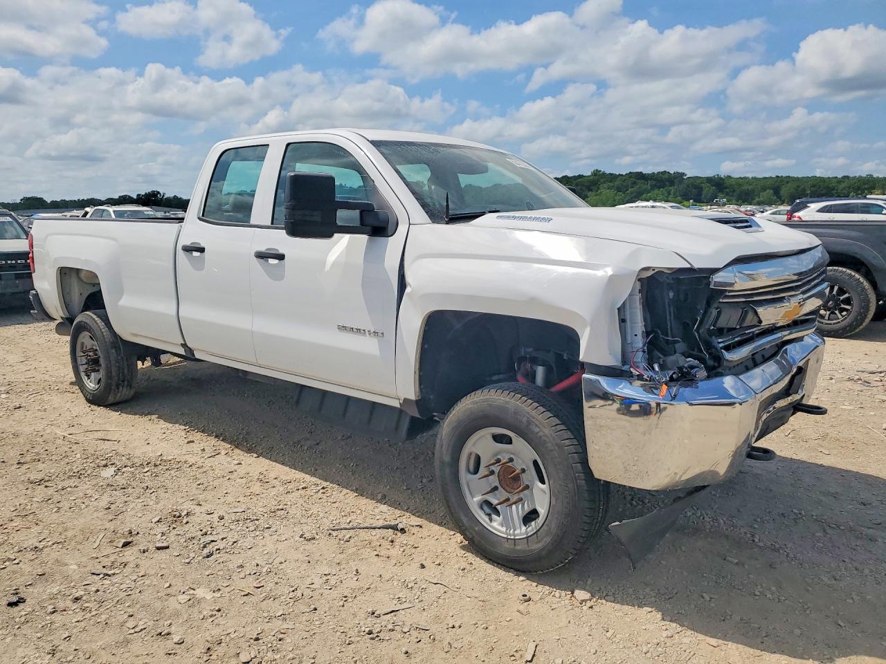 2017 Chevrolet Silverado C2500 Heavy Duty - Фото 4
