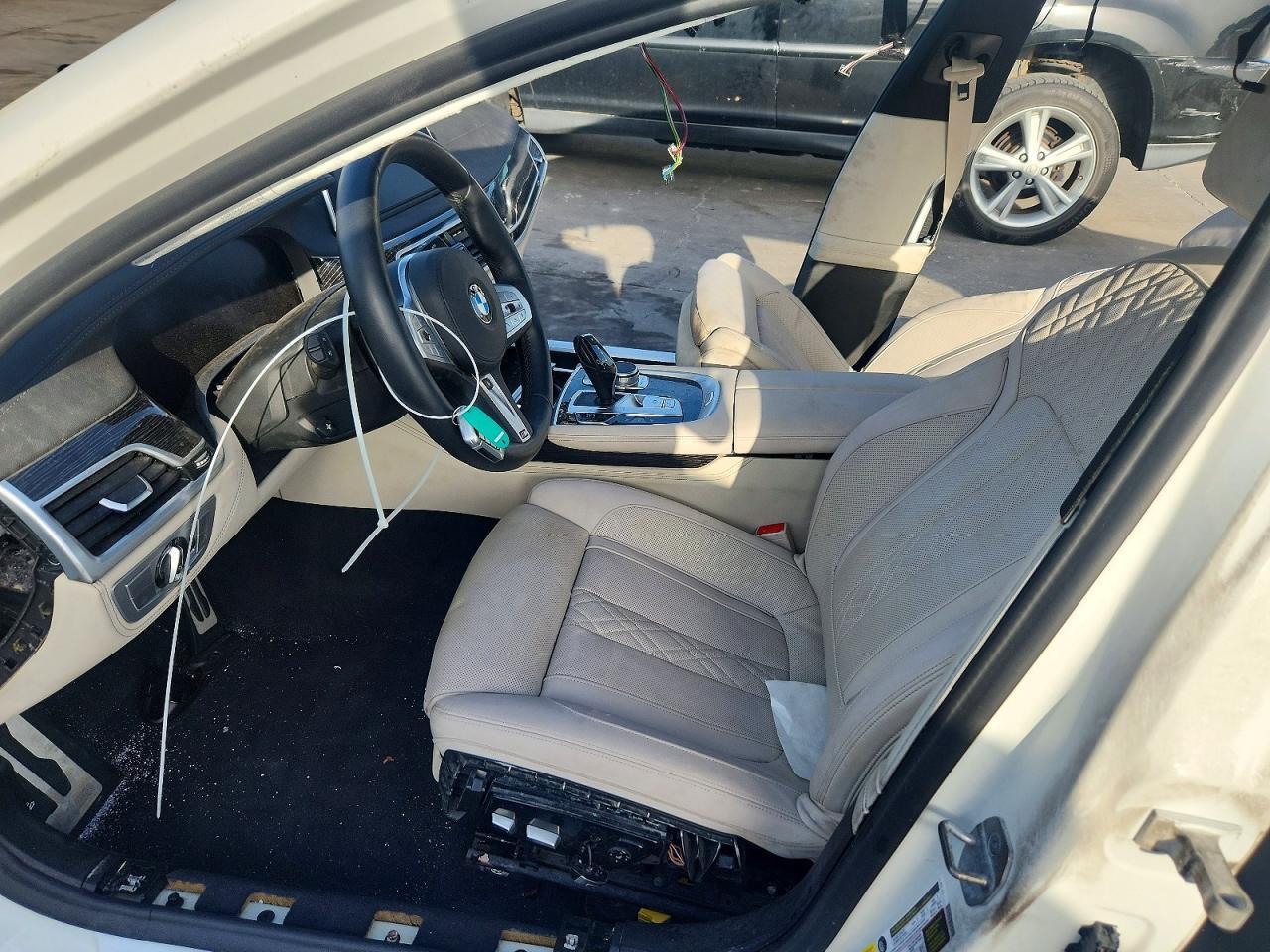 2021 BMW 740 I - Фото 7
