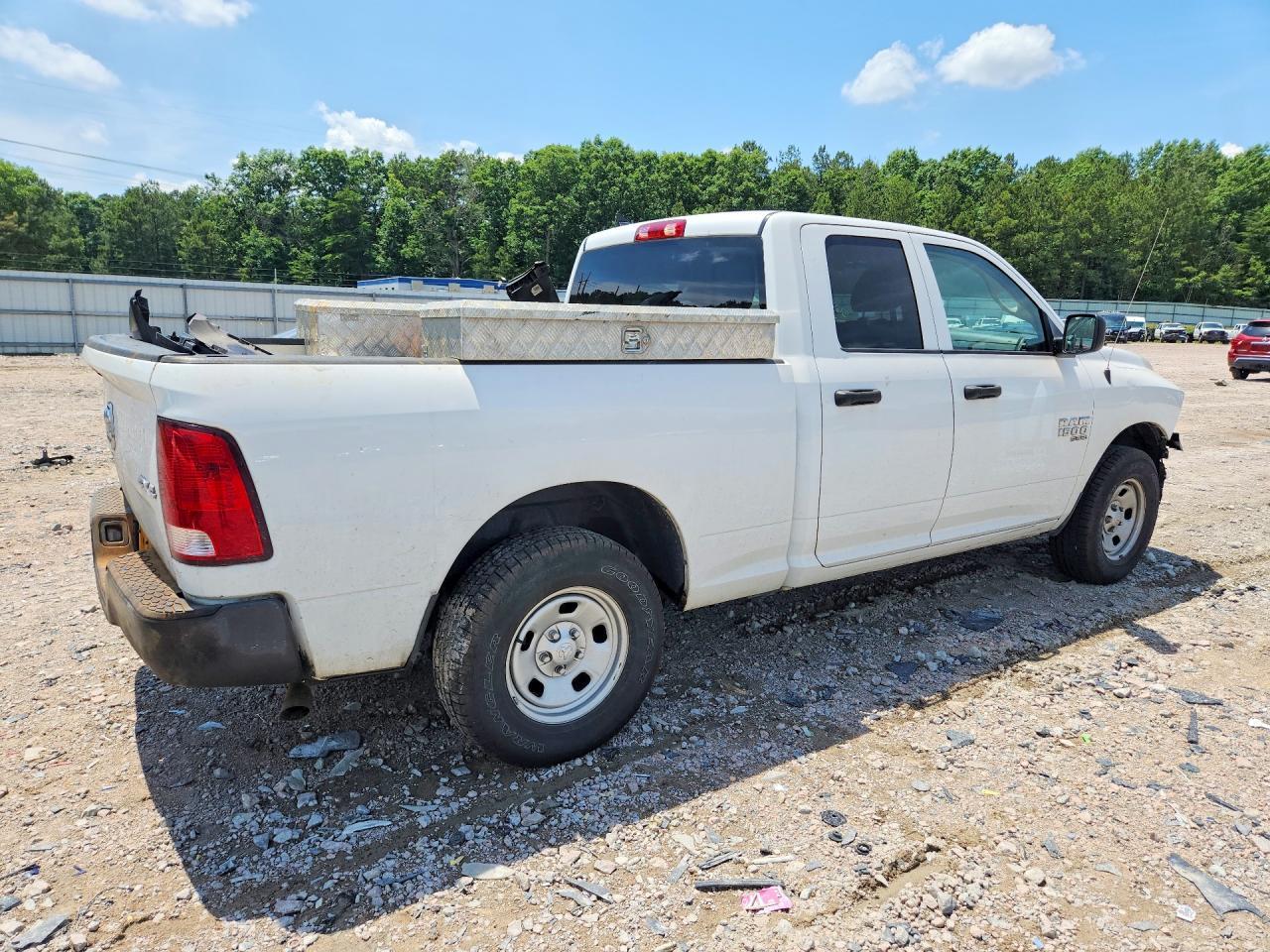 2023 Ram 1500 Classic Tradesman - Фото 3