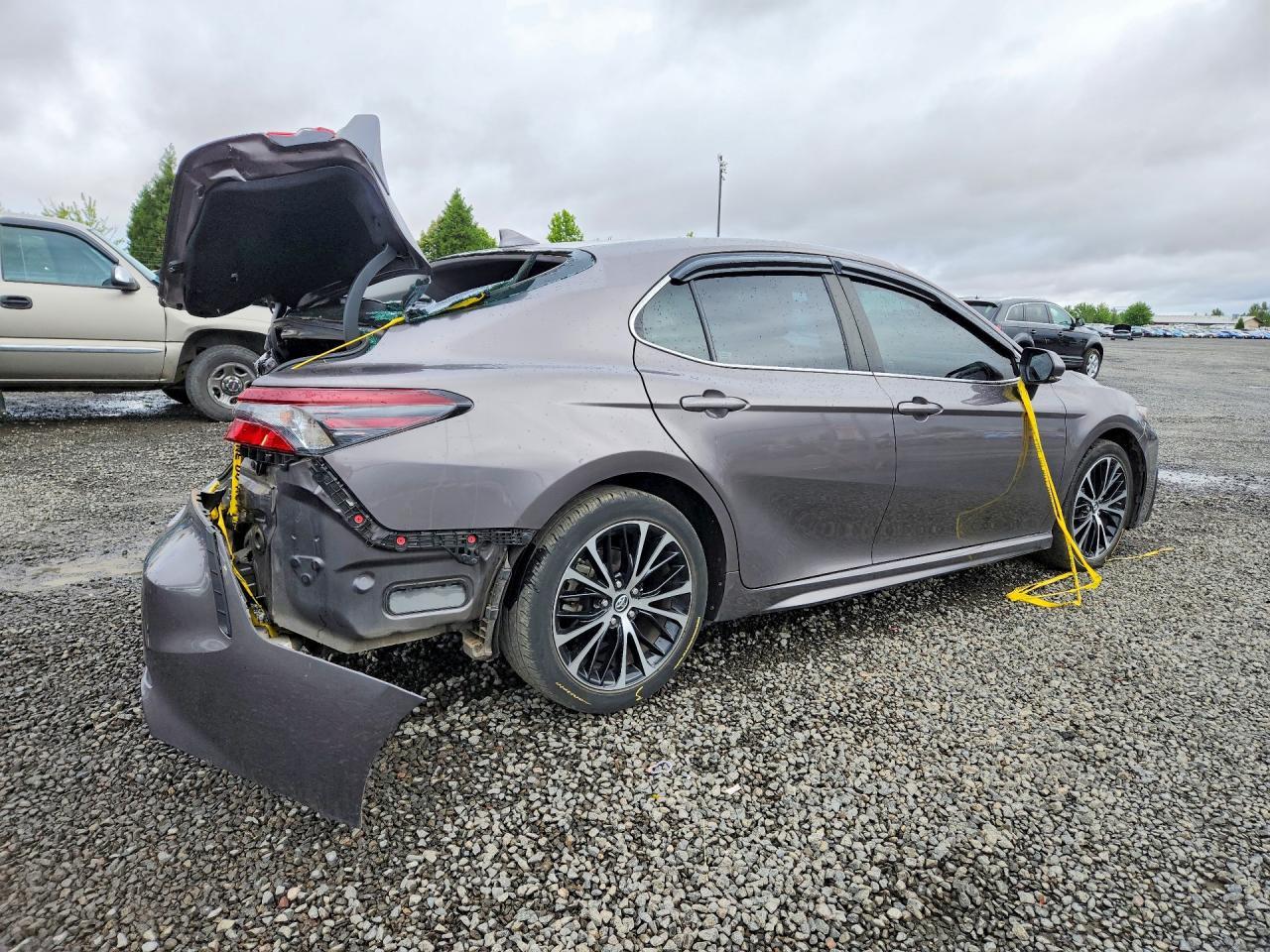 2022 Toyota Camry Se - Image 3