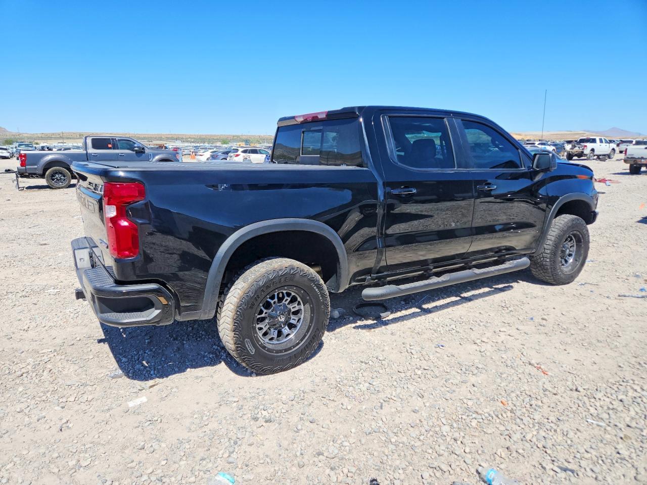 2022 Chevrolet Silverado K1500 Zr2 - Фото 3