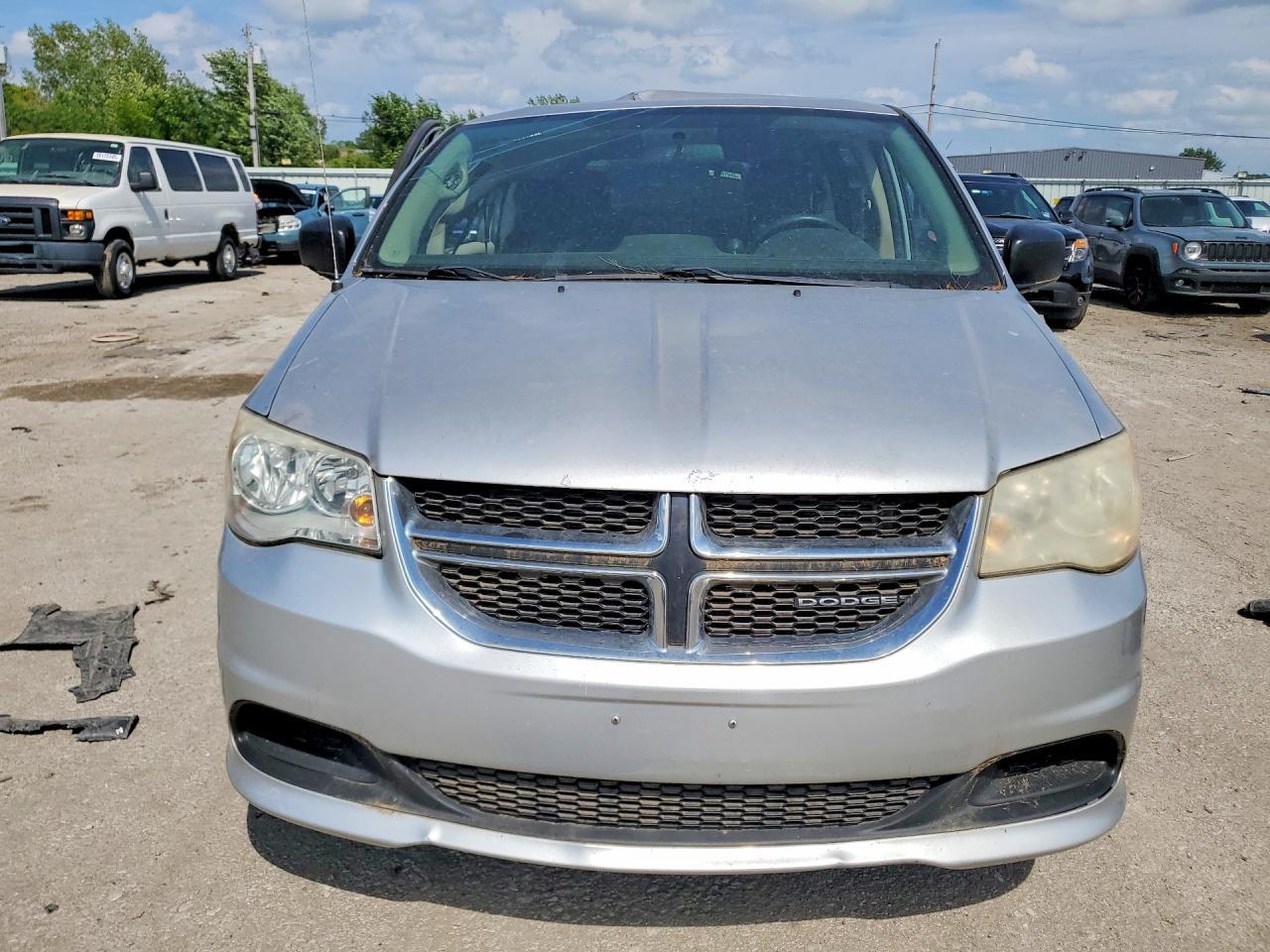 2011 Dodge Grand Caravan Express - Фото 5